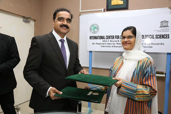 SFA-Sindh Government signs two agreements with ICCBS-Karachi University