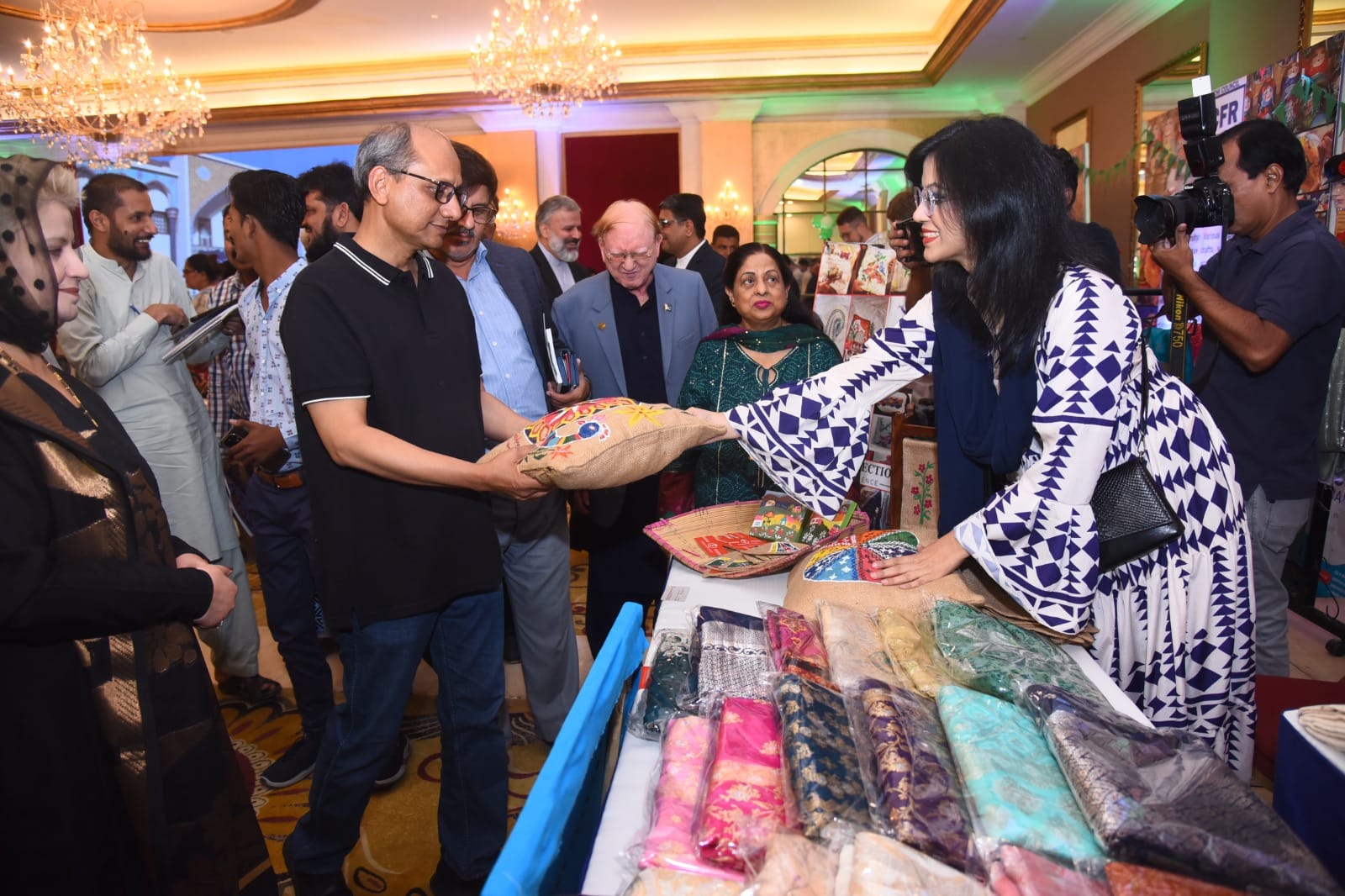 Sindhi Handicrafts Exhibition in Karachi Draws Global Attention