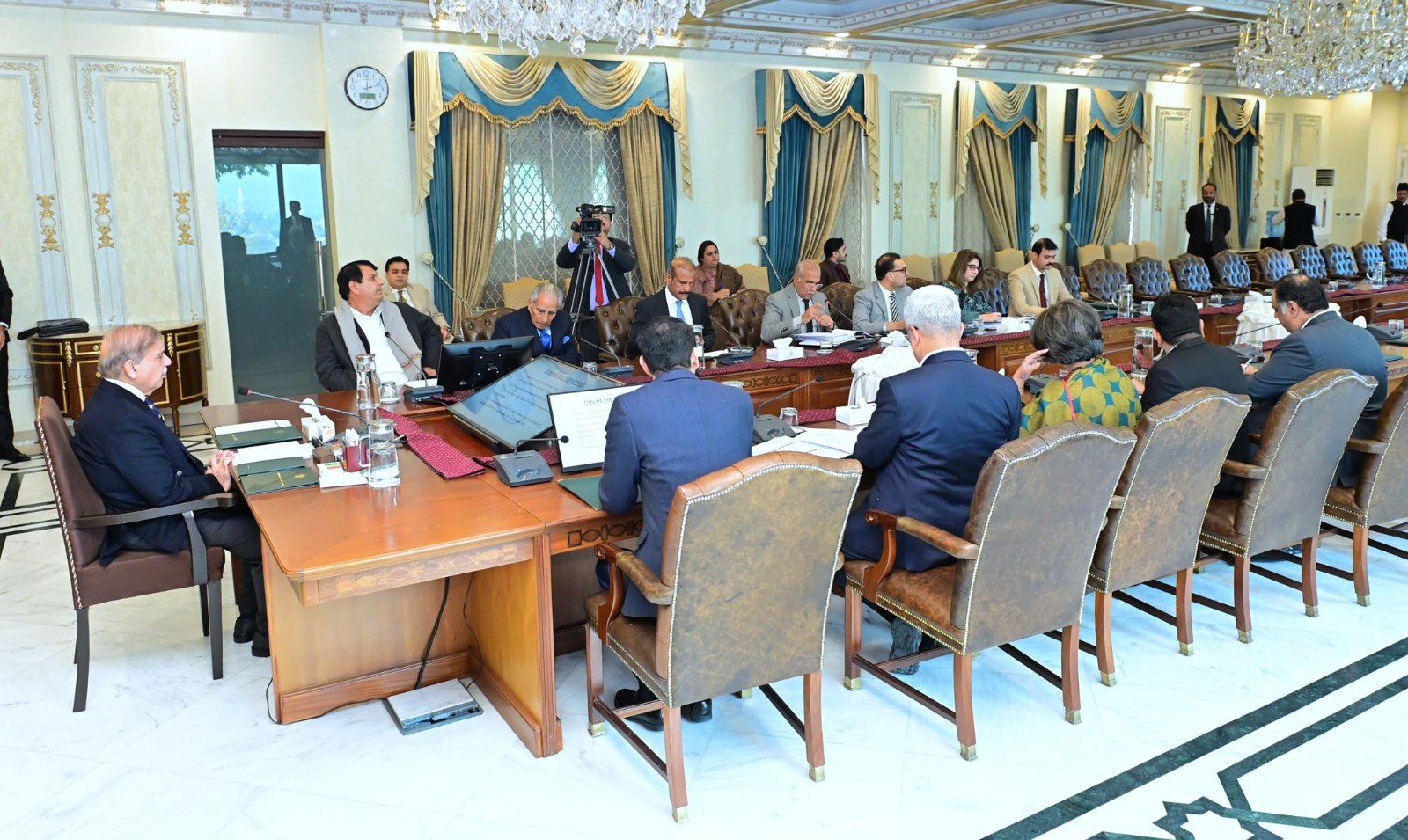 UAE Extends $2 Billion Debt for Pakistan, Announces Investment Cooperation