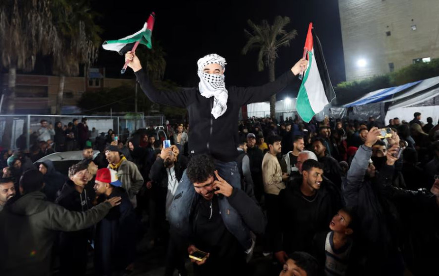 Israel and Hamas Ceasefire Deal: Six-Week Truce Announced