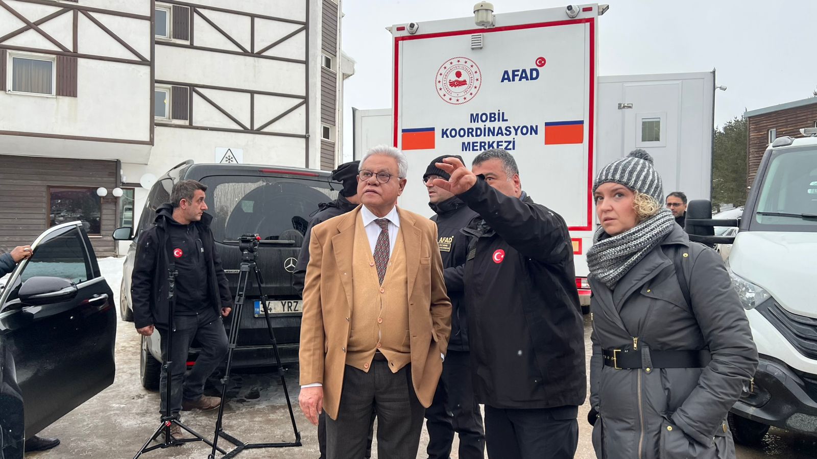 "Pakistan’s Envoy Visits Bolu to Show Solidarity After Kartalkaya Fire"