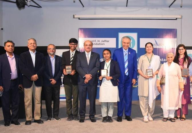 ESUP Hosts City Heats for International Public Speaking Competition