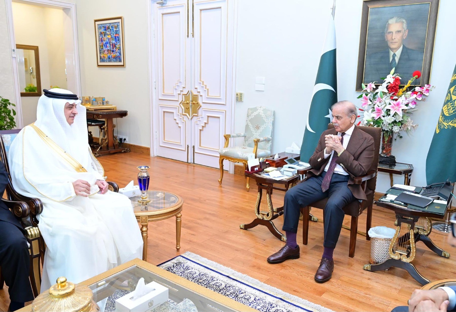 PM Shehbaz Urges Arab Countries to Help De-escalate Tensions