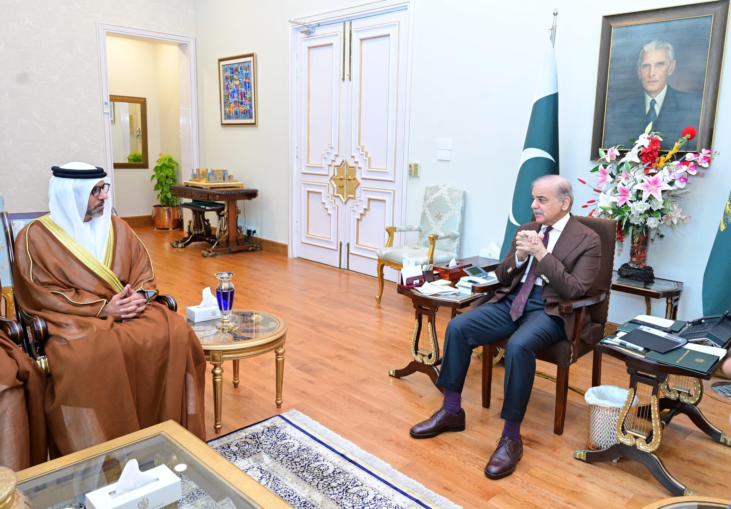 PM Shehbaz Sharif Urges UAE to Help De-escalate Tensions with India After Pahalgam Incident