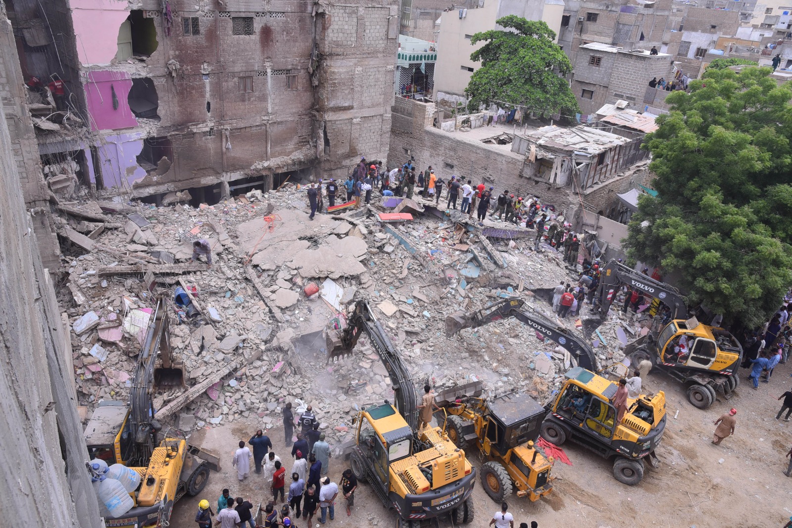 Decades of Warnings Ignored as Karachi Faces Yet Another Tragedy in Lyari Building Collapse