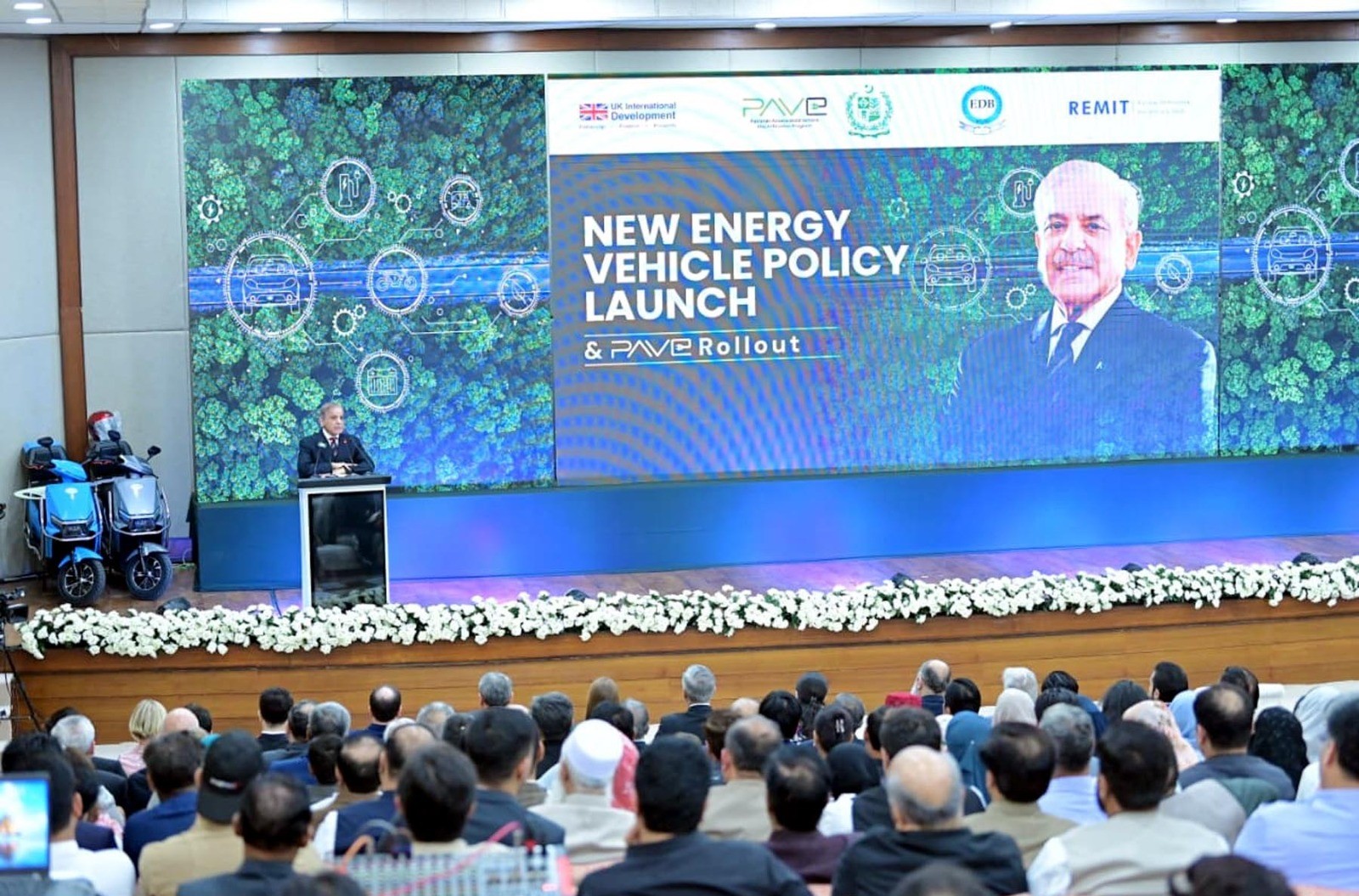 PM Shehbaz Launches Pakistan’s New Energy Vehicle Policy 2025-30