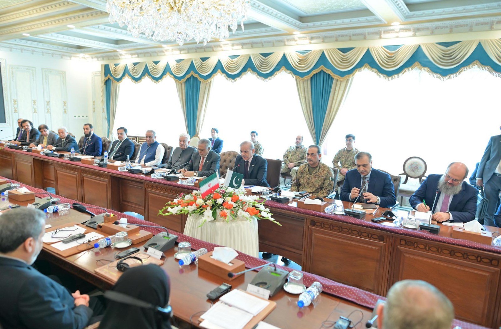 Pakistan, Iran Pledge to Boost Bilateral Trade to $10 Billion, 12 New Agreements Signed