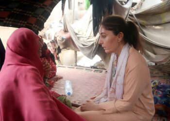 Sharmila Farooqi Visits Lyari Amid Heavy Rain, Assures Residents of Support