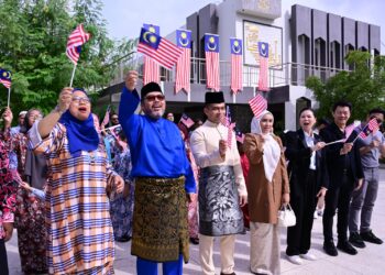 Malaysia’s 68th Independence Day Celebrated with Flag-Hoisting Ceremony at Consulate in Karachi