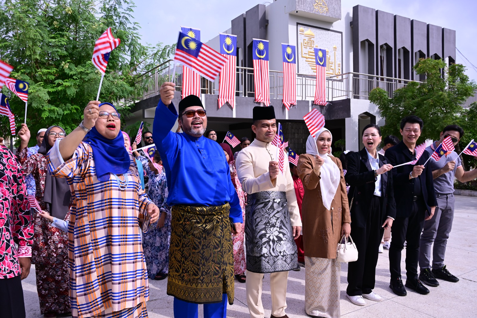 Malaysia’s 68th Independence Day Celebrated with Flag-Hoisting Ceremony at Consulate in Karachi
