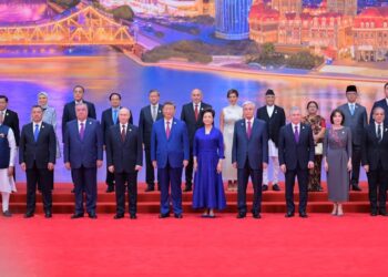 PM Shehbaz Strengthens Pakistan’s Ties with SCO Leaders