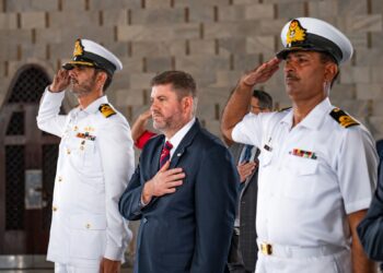 U.S. CG Charles Goodman Pays Tribute at Quaid-e-Azam’s Mausoleum in Karachi