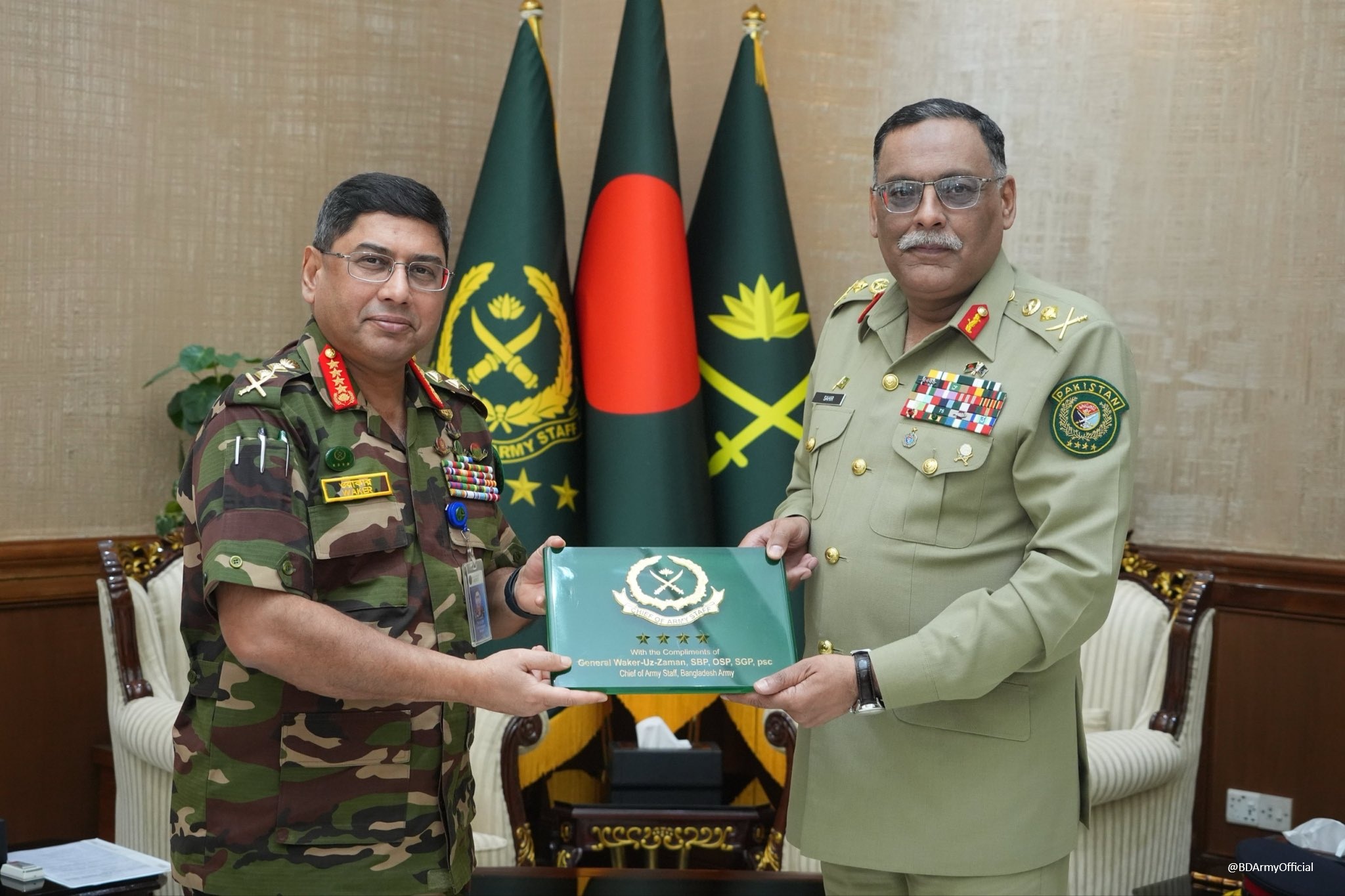 Pak-Bangla Military Leadership Reaffirm Commitment to Strengthen Defense Ties