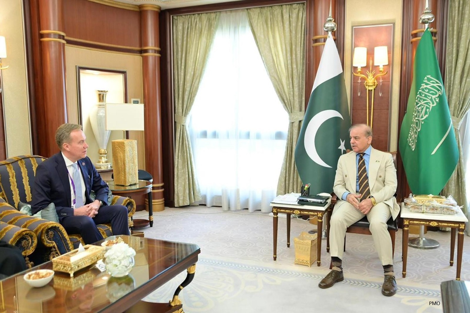 PM Shehbaz Reaffirms Pakistan’s Commitment to Deepening Ties with World Economic Forum