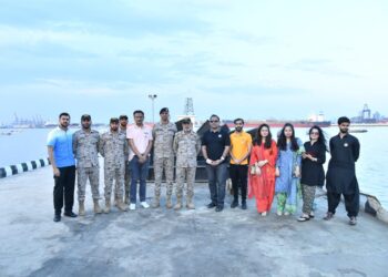 VOK, KPT Distribute Eid Gifts, Ration Bags in Karachi Drive