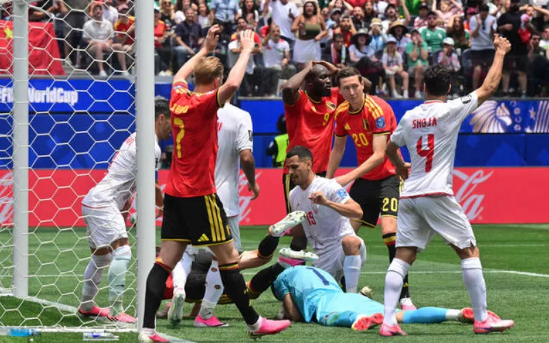 Alireza Beiranvand in action during Iran's FIFA World Cup match against Belgium