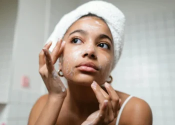 Simple skincare tips can help keep skin fresh and healthy during humid weather.