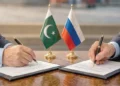 Pakistan and Russia strengthen trade cooperation discussions focusing on Gwadar Port and Eurasian transport corridor integration.