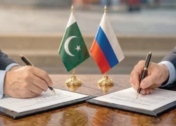 Pakistan and Russia strengthen trade cooperation discussions focusing on Gwadar Port and Eurasian transport corridor integration.
