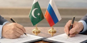 Pakistan and Russia strengthen trade cooperation discussions focusing on Gwadar Port and Eurasian transport corridor integration.