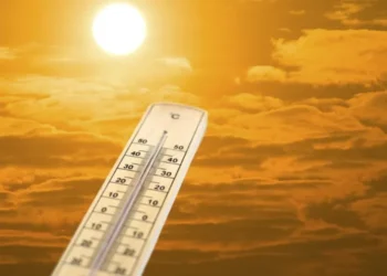 Karachi faces intense heat conditions as temperatures are expected to rise sharply this week.