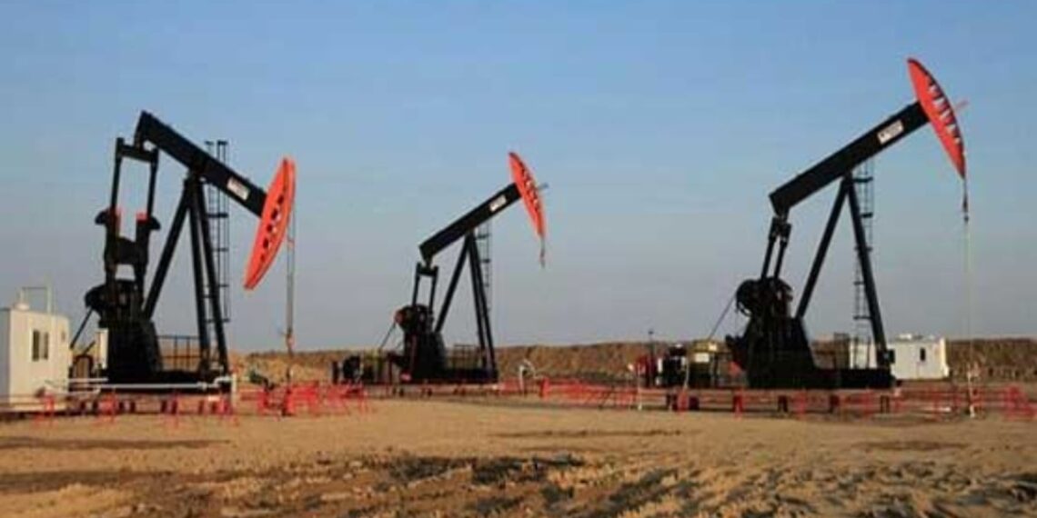 Iraq and UAE accelerate oil pipeline projects to bypass Strait of Hormuz risks.
