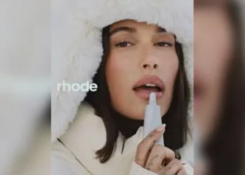 Hailey Bieber celebrates the 4th anniversary of her Rhode beauty brand with an emotional message.