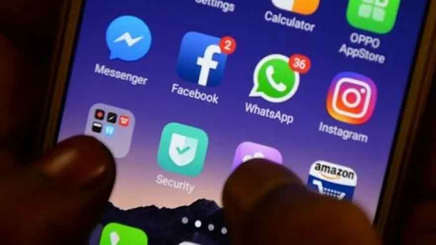 Facebook and Instagram logos displayed on a smartphone during a reported Meta service outage.