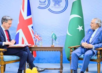 Pakistan's Foreign Minister Ishaq Dar holds talks with UK Foreign Secretary Ed Miliband at the ASEAN Regional Forum 2026 in Manila.
