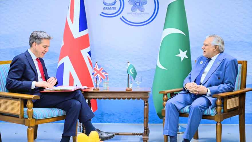 Pakistan's Foreign Minister Ishaq Dar holds talks with UK Foreign Secretary Ed Miliband at the ASEAN Regional Forum 2026 in Manila.