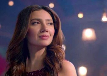 Pakistani actor Mahira Khan greeting guests during a London fundraising event supporting humanitarian aid for Gaza.