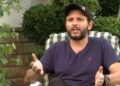 Shahid Afridi discusses Karachi’s deteriorating roads, sanitation and infrastructure during a media interview.
