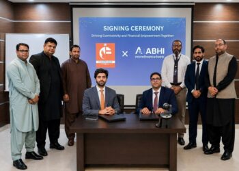 ABHI Microfinance Bank and Islamabad Feeds representatives sign an agreement to introduce Advance Salary facilities for employees in Pakistan.