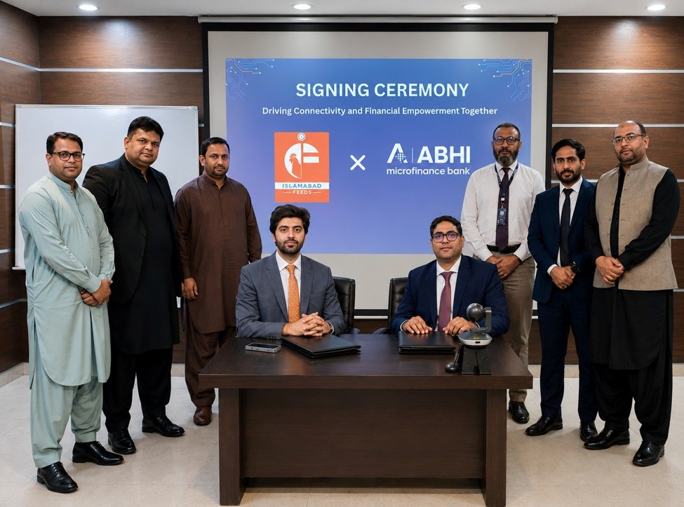 ABHI Microfinance Bank and Islamabad Feeds representatives sign an agreement to introduce Advance Salary facilities for employees in Pakistan.