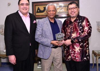 Governor Sindh Nihal Hashmi joins diplomats and guests at a farewell dinner honouring the outgoing Malaysian and Iraqi consuls general in Karachi.