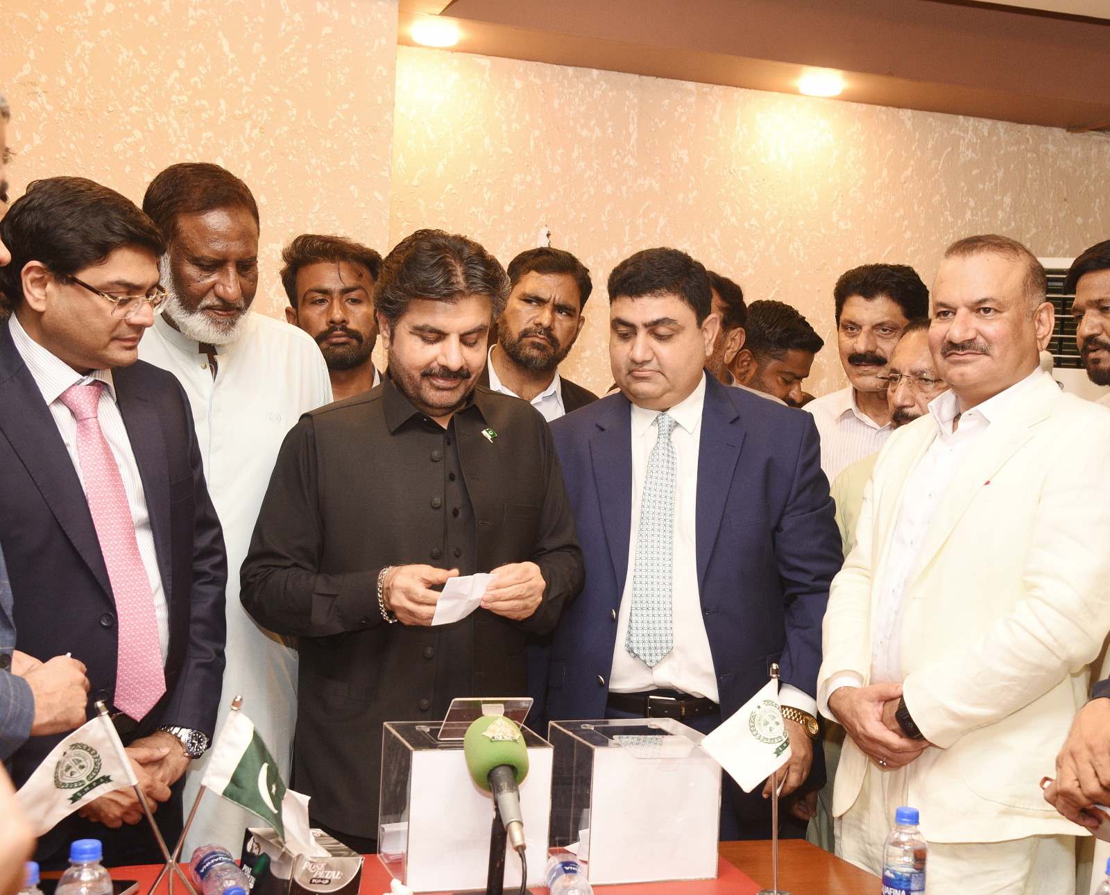 Sindh Local Government Minister Syed Nasir Hussain Shah inaugurating the advanced GIS technology at the Sindh Master Plan Authority in Karachi.