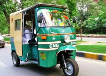 Karachi Traffic Police officials announce new meter-only rickshaw regulations and traffic safety measures.