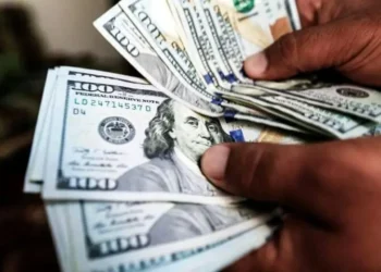 US national debt reaches a record $40 trillion amid rising government borrowing and interest costs.