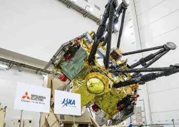Japan’s MMX spacecraft prepares to collect samples from Mars moon Phobos