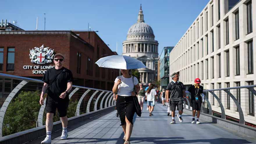 Extreme heat and heatwaves disrupt European businesses and outdoor cafes