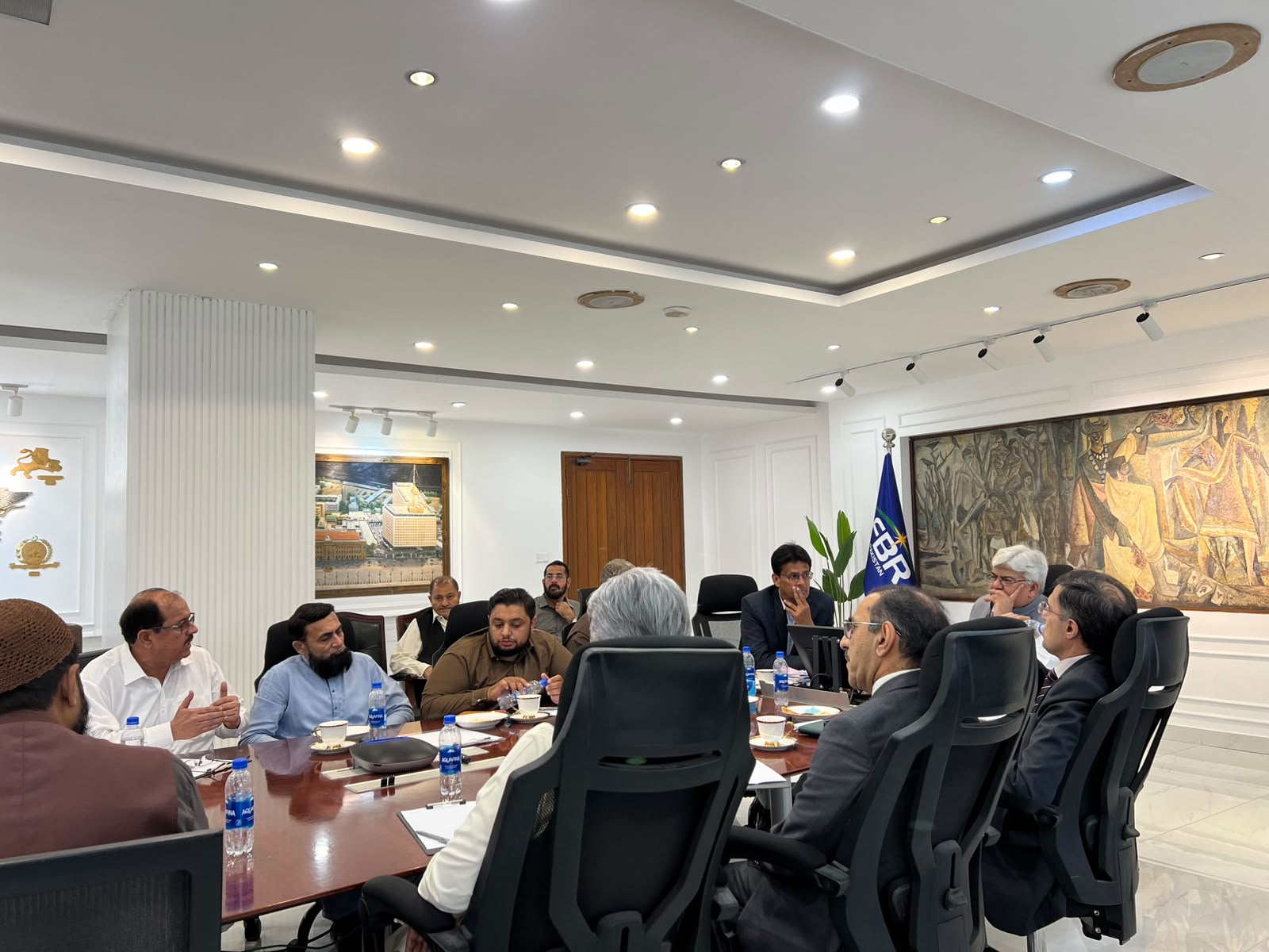 FBR Chairman Rashid Mahmood Langrial meeting Karachi traders at Customs House over the Easy Tax Scheme