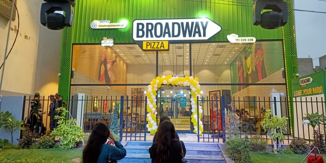 Broadway Pizza’s 82nd branch near Gulshan-e-Maymar Karachi after its inauguration.