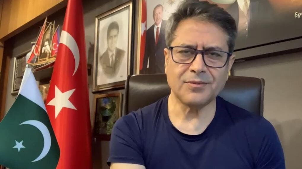 Turkish MP Ali Şahin delivers an Urdu message highlighting Pakistan-Türkiye brotherhood on Independence Day.