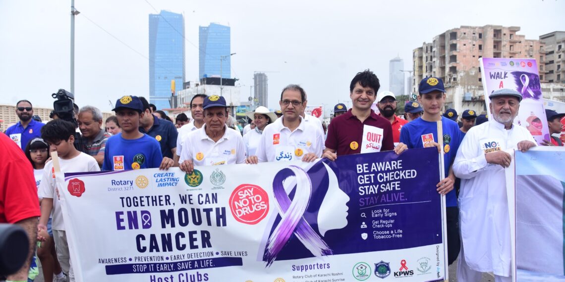 Rotary Karachi Walk a Cause participants promoting mouth cancer, polio and drug abuse awareness