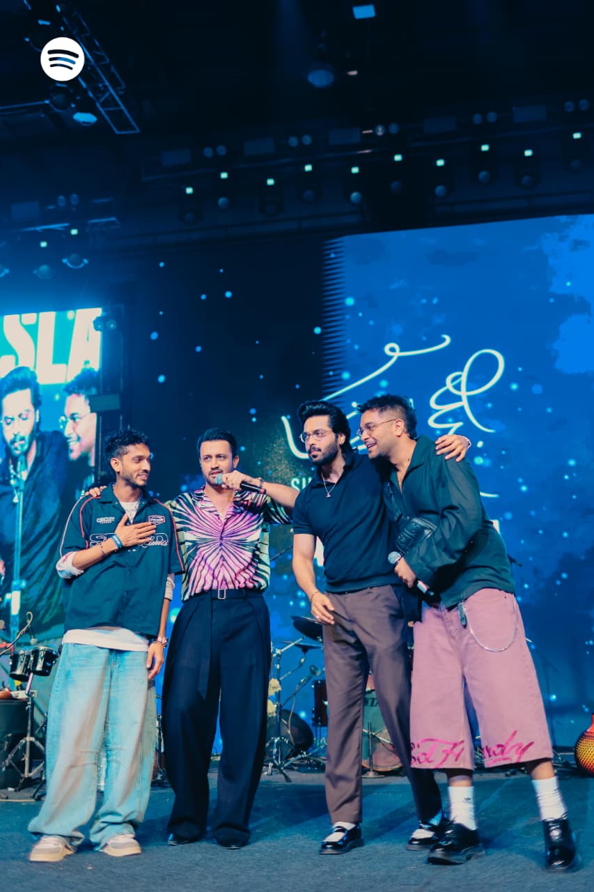 Atif Aslam performing at Spotify’s Subah Aye Na album celebration in Karachi.