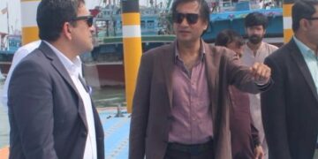 New floating jetty at Korangi Fish Harbour for fishermen and seafood handling