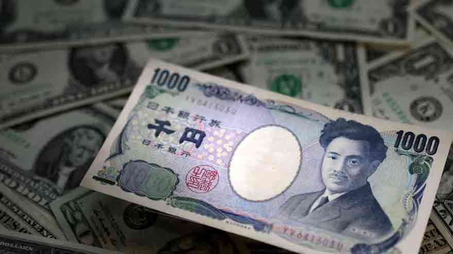 Japanese yen and US dollar notes representing currency market movements