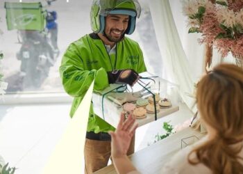 inDrive Courier delivery service handling food and everyday orders in Pakistan
