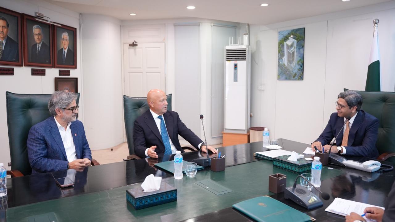 SECP Chairman Kabir Ahmed Sidhu meeting VEON and JazzWorld executives in Islamabad