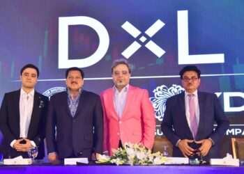 SBBDU Vice Chancellor and Lakhmir Zamurani sign a partnership agreement to launch DXL Institute for digital markets in Karachi.
